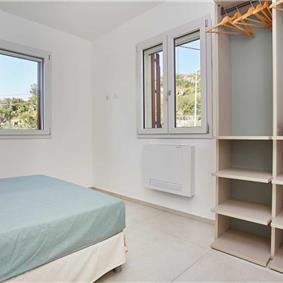 3 bedroom seaside apartments in Sicily, sleeps 6